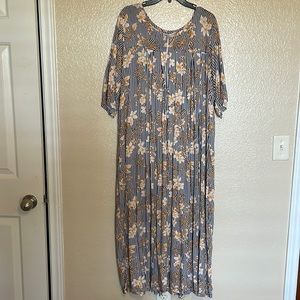 - Long navy yellow and white flower vintage dress